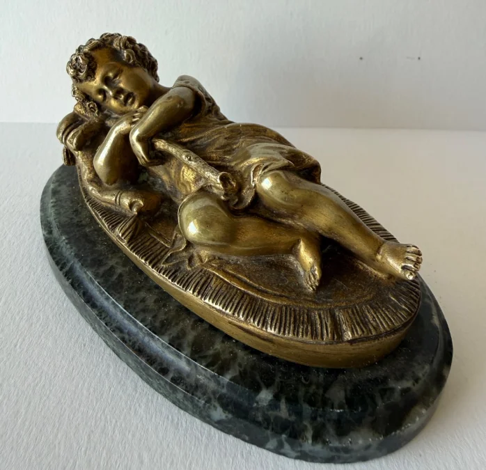 Le petit berger endormi , sujet en bronze