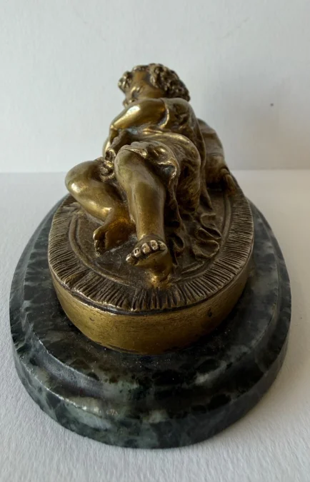Le petit berger endormi , sujet en bronze