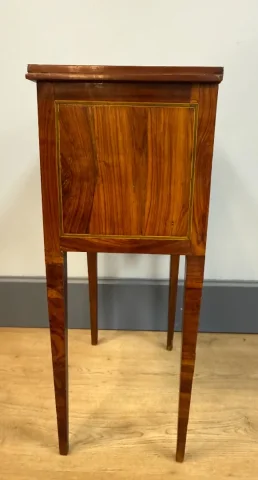 ルイ16世様式のシフォニエールテーブル
