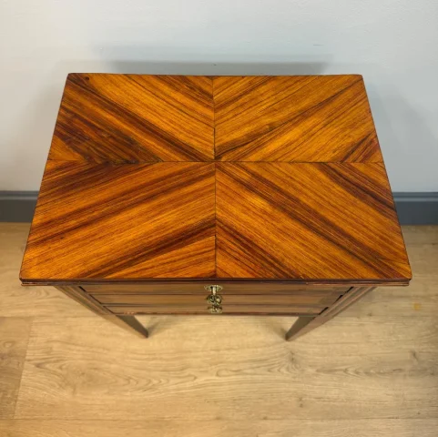 ルイ16世様式のシフォニエールテーブル