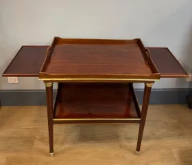 Table desserte en acajou de style Louis XVI