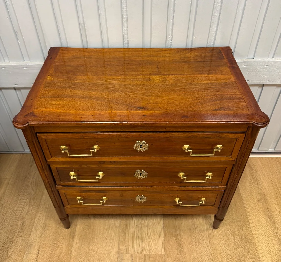 LOUIS XVI STYLE CHEST OF DRAWERS