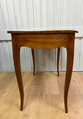 Schrijftafel in Louis XV-stijl in noten — Uitstekende staat