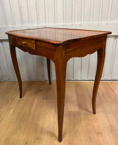 Schrijftafel in Louis XV-stijl in noten — Uitstekende staat