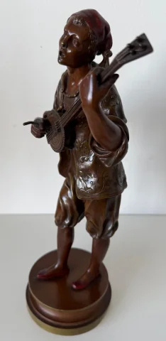 Le chanteur napolitain , sujet en bronze — Bon état