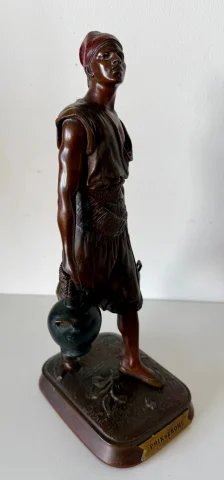 Der Wasserträger, Bronzeskulptur — Guter Zustand