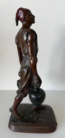 Der Wasserträger, Bronzeskulptur — Guter Zustand