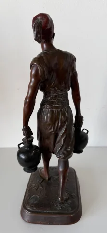 Der Wasserträger, Bronzeskulptur — Guter Zustand