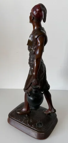 Der Wasserträger, Bronzeskulptur — Guter Zustand