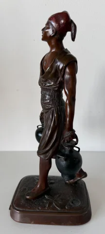 Der Wasserträger, Bronzeskulptur — Guter Zustand
