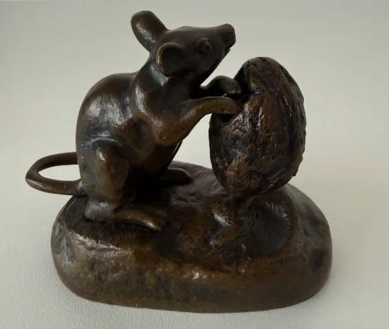 Mouse and Walnut, bronze sculpture — Very good condition