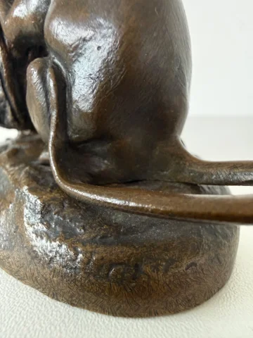 Mouse and Walnut, bronze sculpture — Very good condition