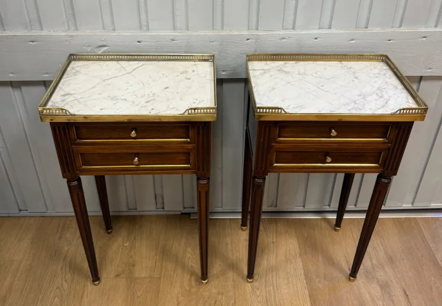 Paar nachtkastjes in Louis XVI-stijl — Restauré