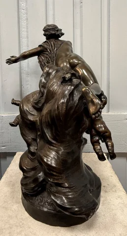 Bronze Cupido mit Putti, signiert Clodion — Guter Zustand
