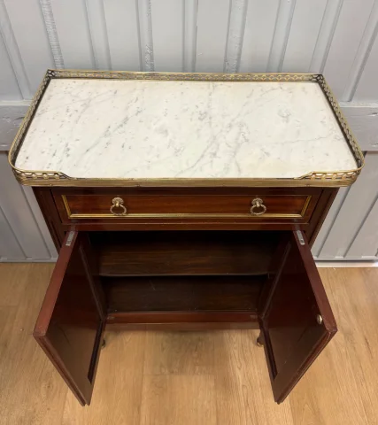 Klein Louis XVI-stijl mahonie entre-deux buffet