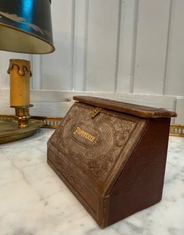 Small masterpiece stationery box — Good condition