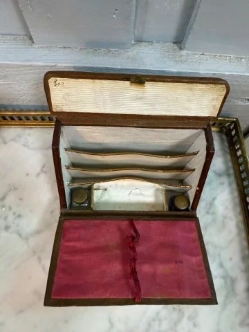 Small masterpiece stationery box — Good condition