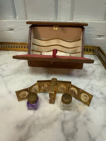 Small masterpiece stationery box — Good condition