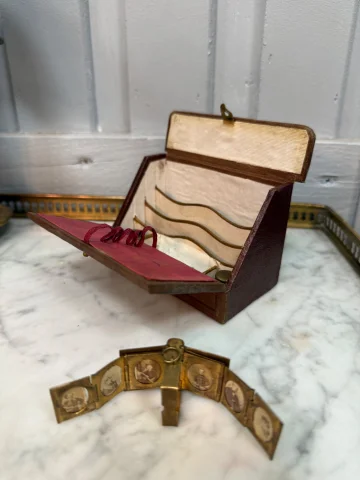 Small masterpiece stationery box — Good condition
