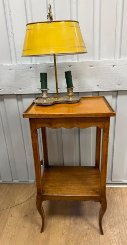 Kleiner Tisch im Louis-XV-Stil — Sehr guter Zustand