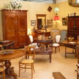 A LA VIEILLE CURE ANTIQUITES