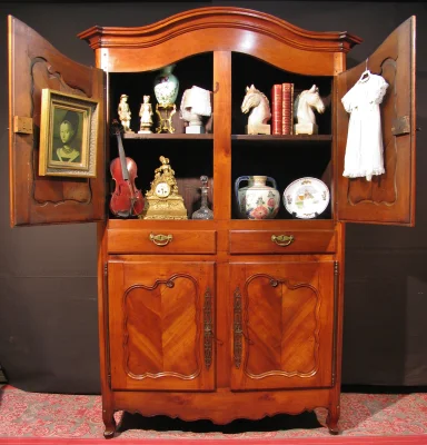 antiquité-brocante " L'ARMOIRE AUX TRÉSORS "